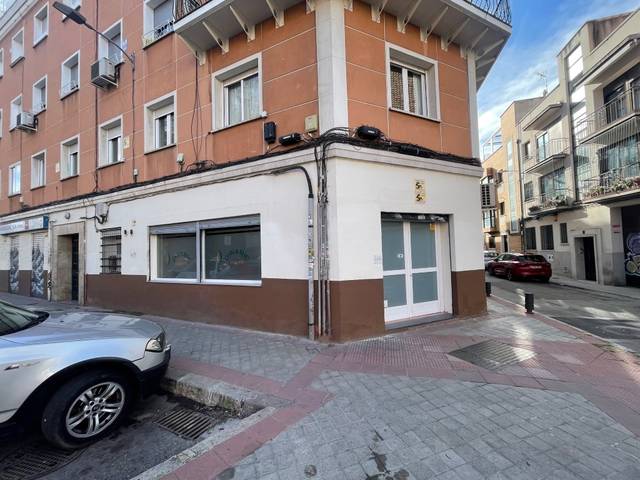 Local comercial en Venta en Calle Pericles en Puerta del Ángel