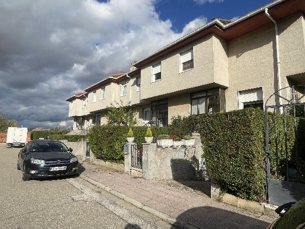 Vista exterior de Casa o xalet en venda en Villalbilla de Burgos