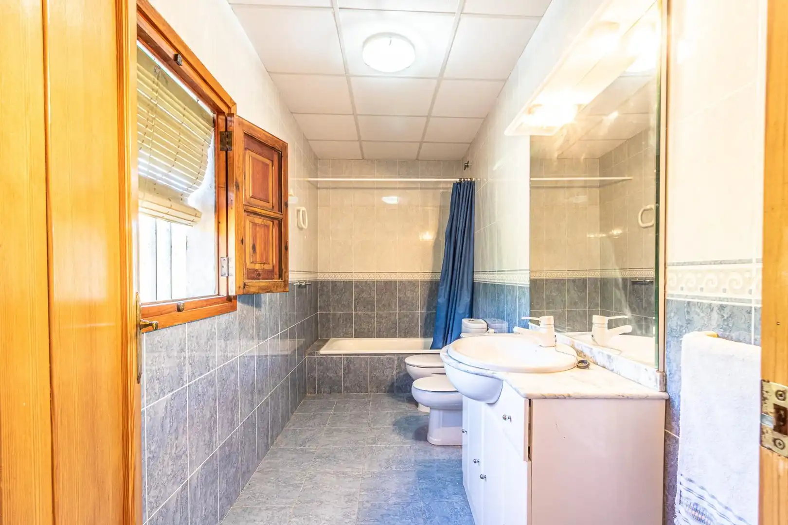 Badezimmer von Haus oder Chalet zum Verkauf in Carlet mit Privatgarten, Terrasse und Schwimmbad