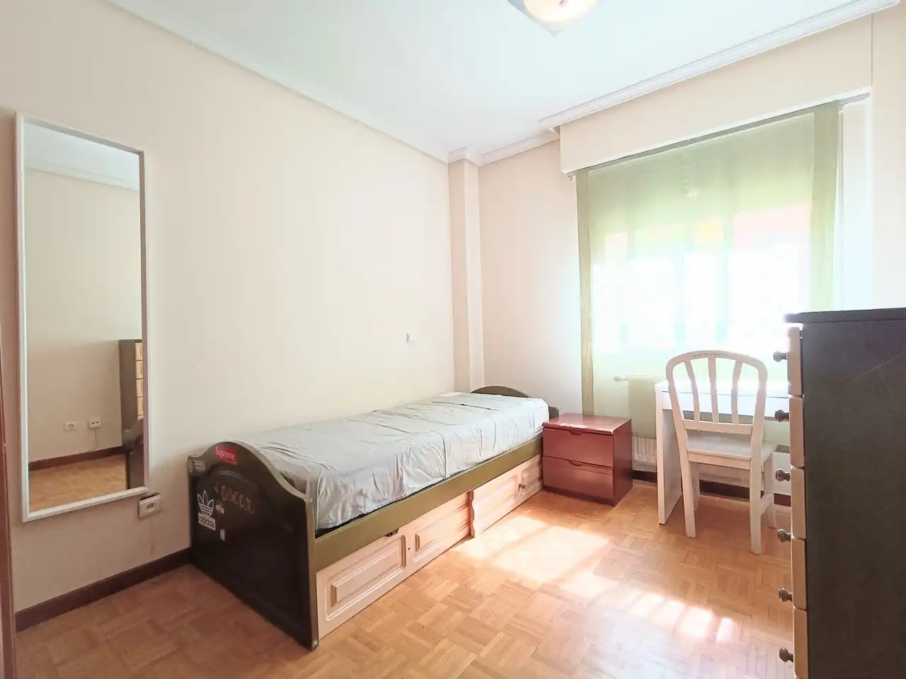 Habitación de Piso de alquiler en Madrid con Aire acondicionado, Calefacción y Parquet