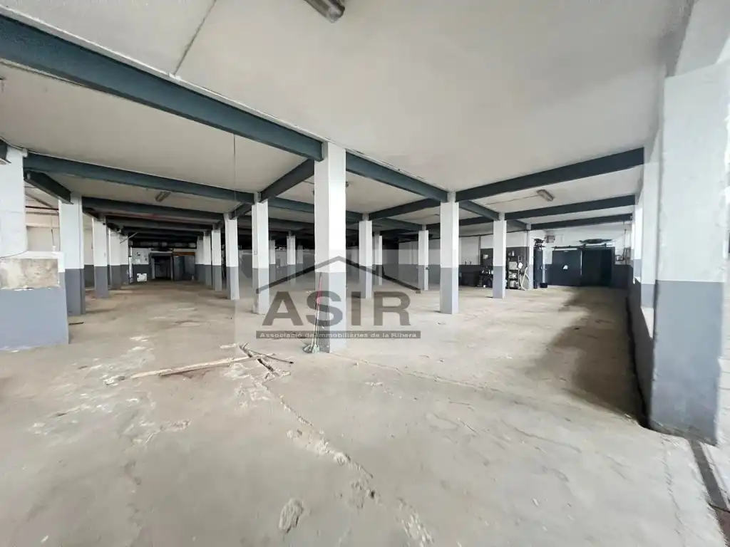 Nave industrial en venta en Corbera