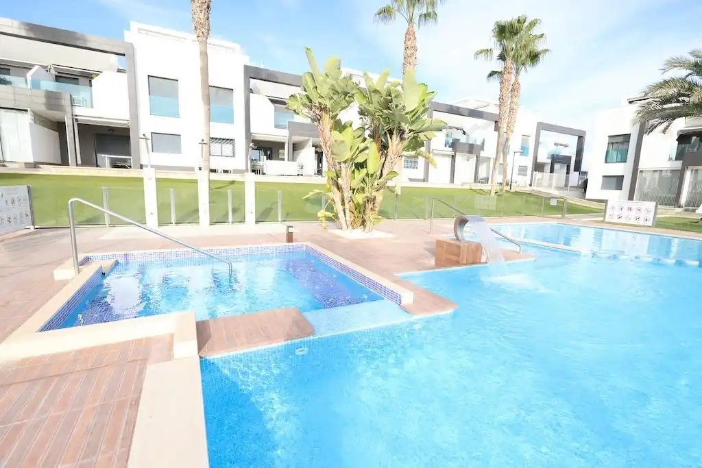 Piscina de Casa o chalet en venta en Orihuela con Aire acondicionado, Terraza y Amueblado