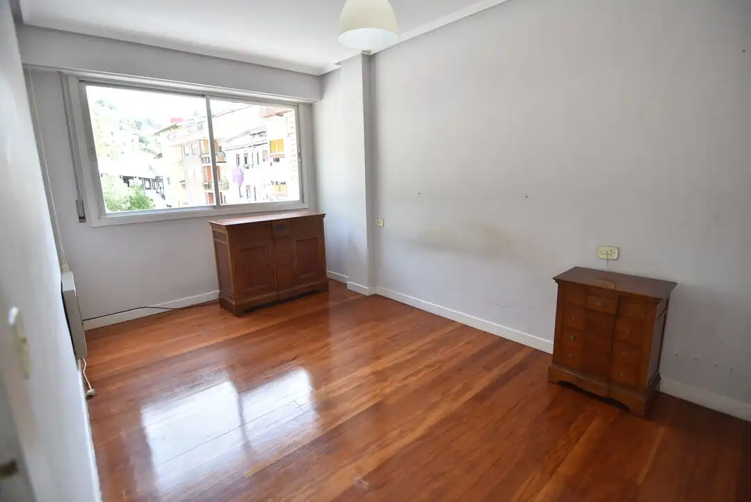 Habitación de Piso en venta en Eibar con Calefacción y Balcón