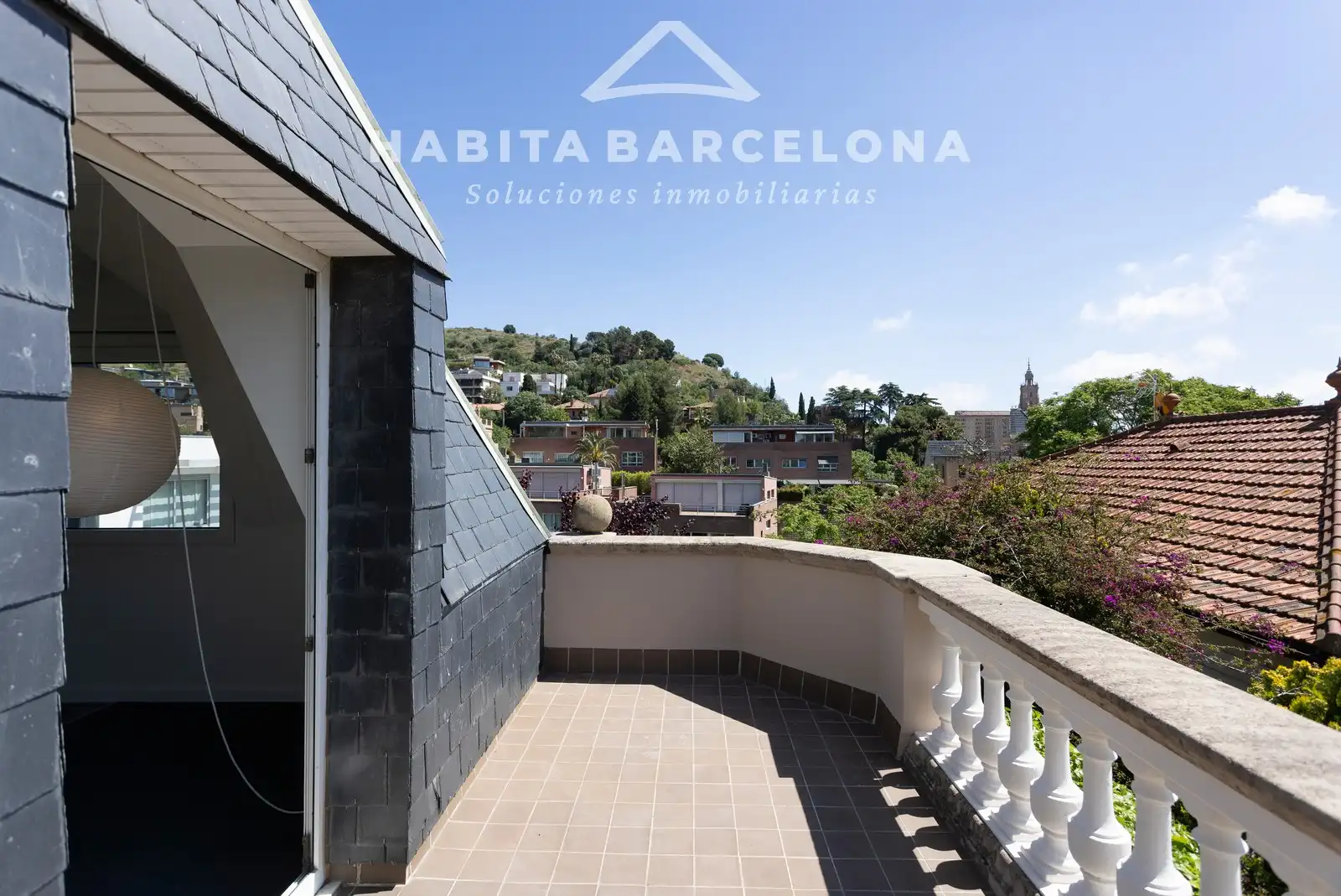 Vista exterior de Casa o xalet de lloguer en Barcelona amb Aire condicionat, Calefacció i Jardí privat