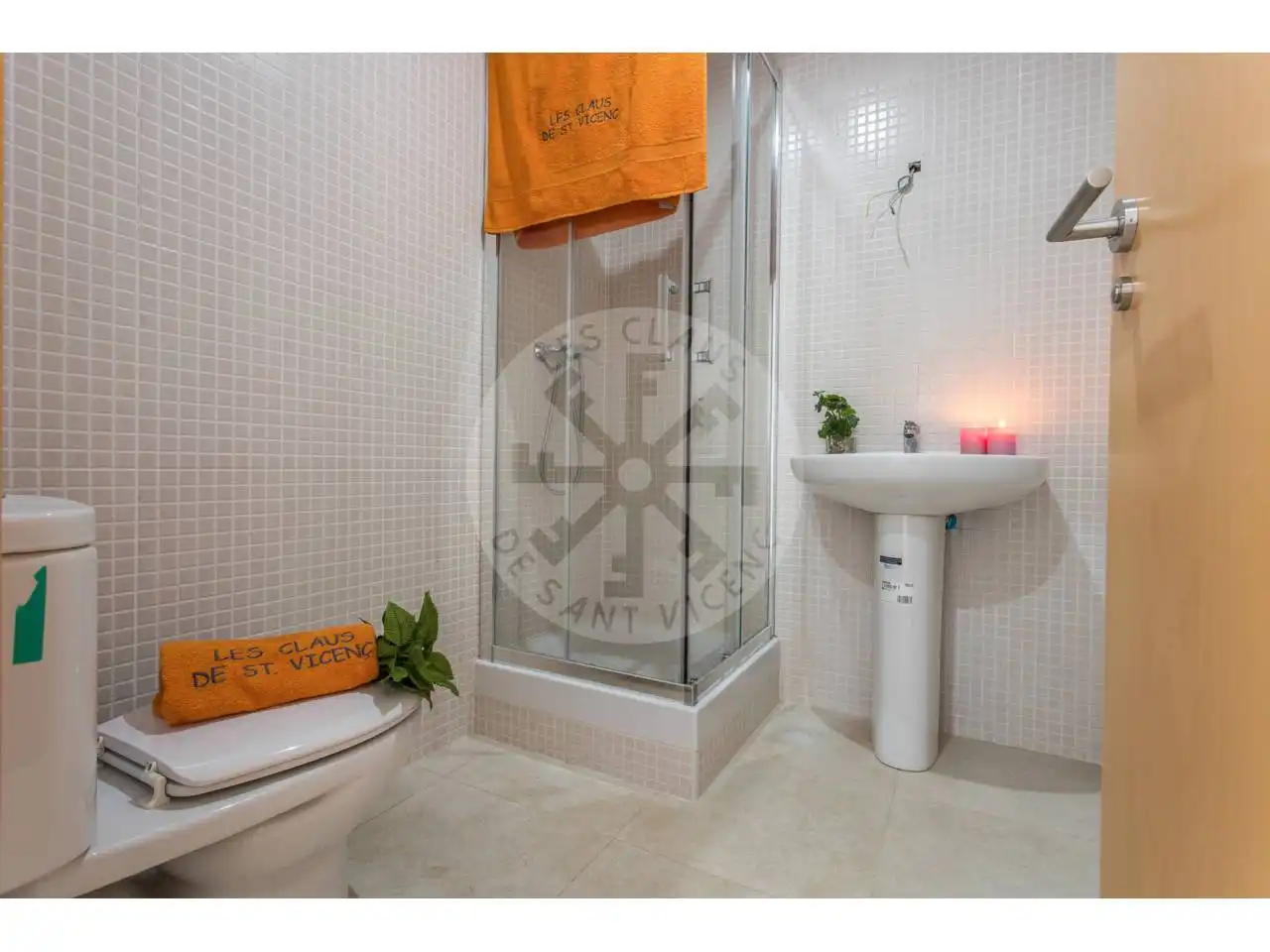 Bathroom of Flat for rent in Terrassa