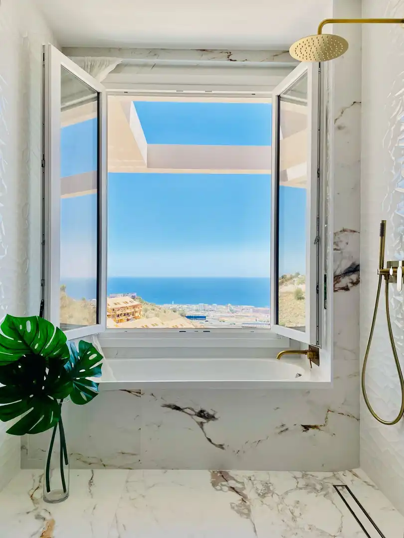 Baño de Casa o chalet en venta en Benalmádena con Aire acondicionado, Jardín privado y Terraza