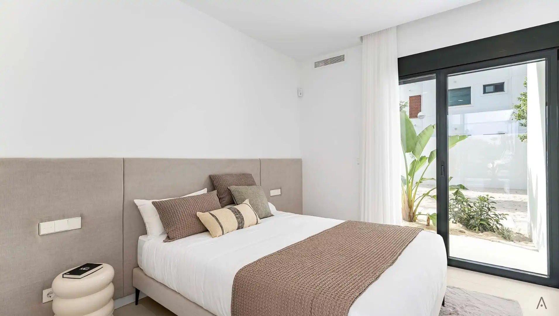 Detached house for sale in Calle PIRINEOS, imagen 13
