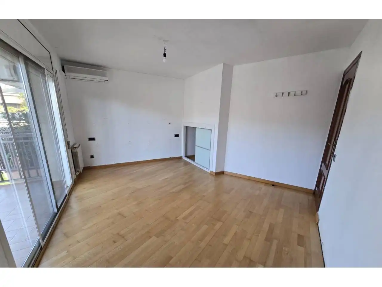 Wohnung zum Verkauf in Rubí mit Klimaanlage, Parkett und Terrasse