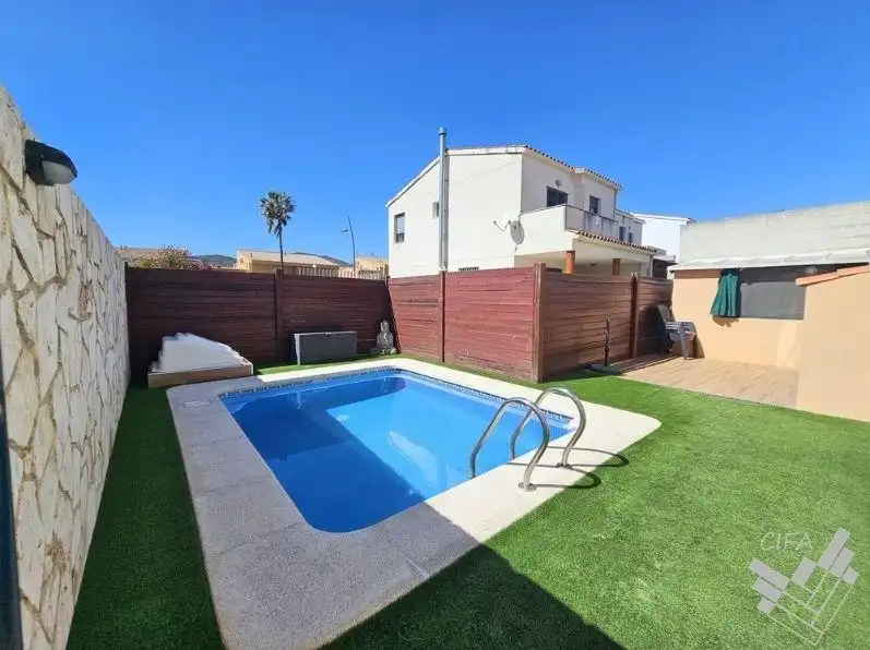 Piscina de Casa adosada en venta en Peñíscola / Peníscola con Calefacción, Jardín privado y Trastero