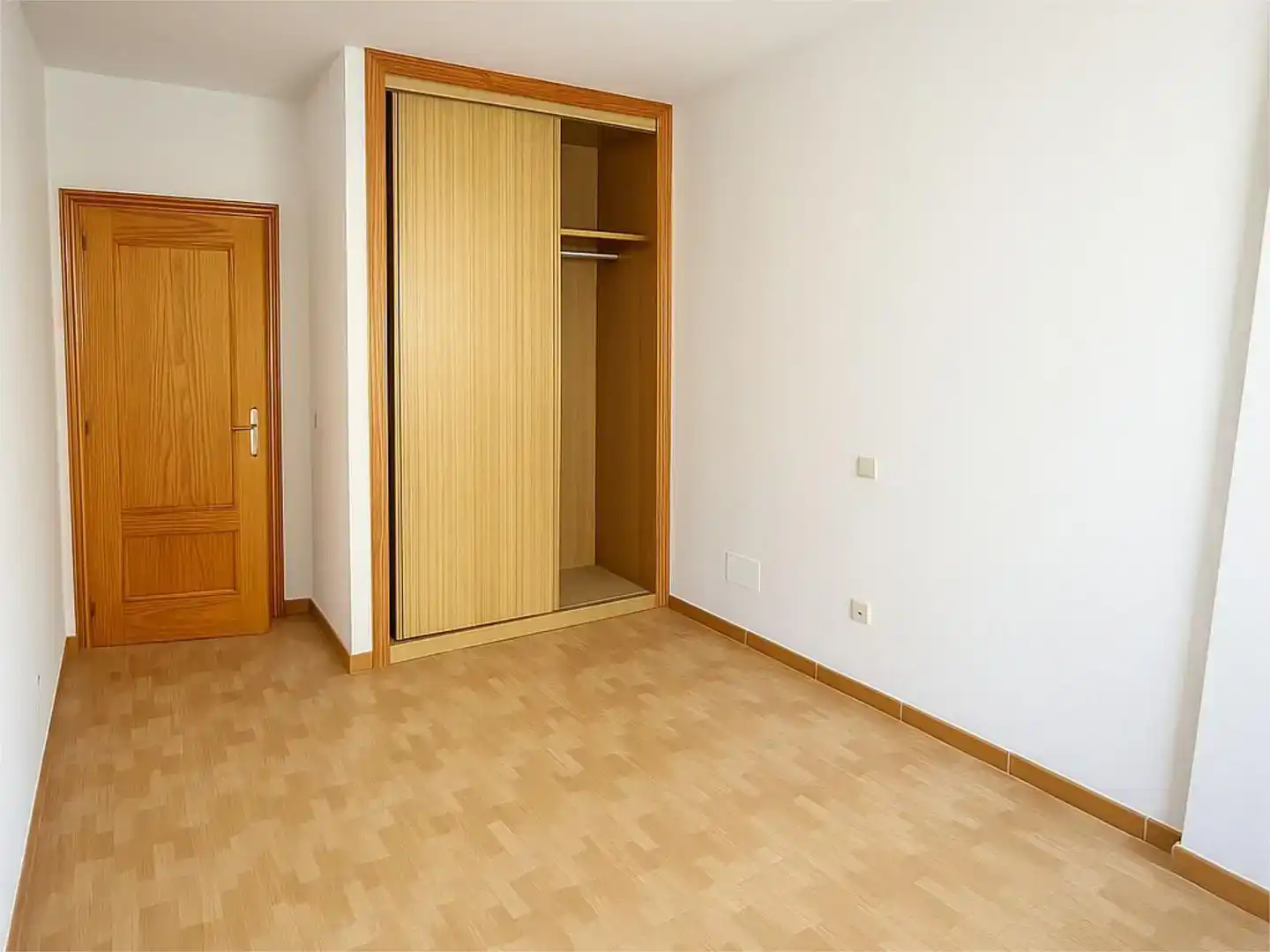 Habitación de Piso en venta en Villacastín con Jardín privado