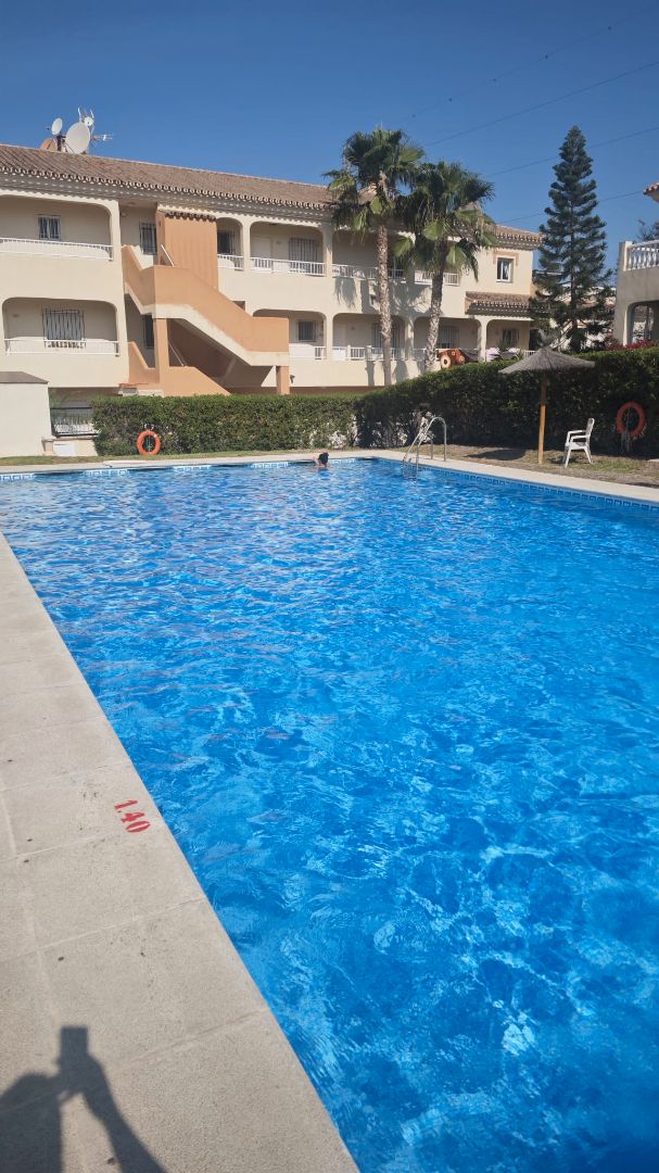 Piscina de Apartament en venda en Torrox amb Aire condicionat, Calefacció i Terrassa