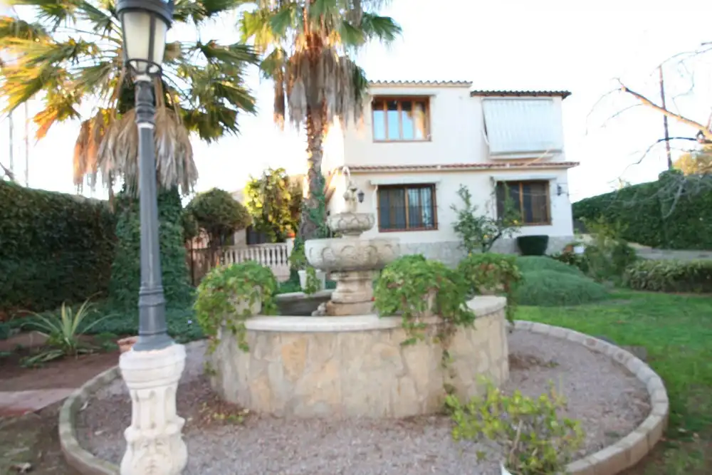 Villa con piscina in vendita a Madrigal
