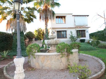 Villa con piscina in vendita a Madrigal