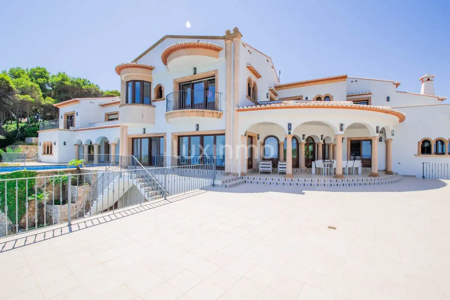 Vista exterior de Casa o xalet en venda en Jávea / Xàbia amb Aire condicionat, Jardí privat i Terrassa