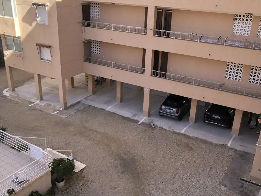Parkplatz von Wohnungen zur Miete in Santa Pola mit Privatgarten, Terrasse und Möbliert