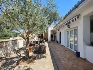 Vista exterior de Casa o xalet en venda en  Palma de Mallorca amb Aire condicionat, Calefacció i Jardí privat