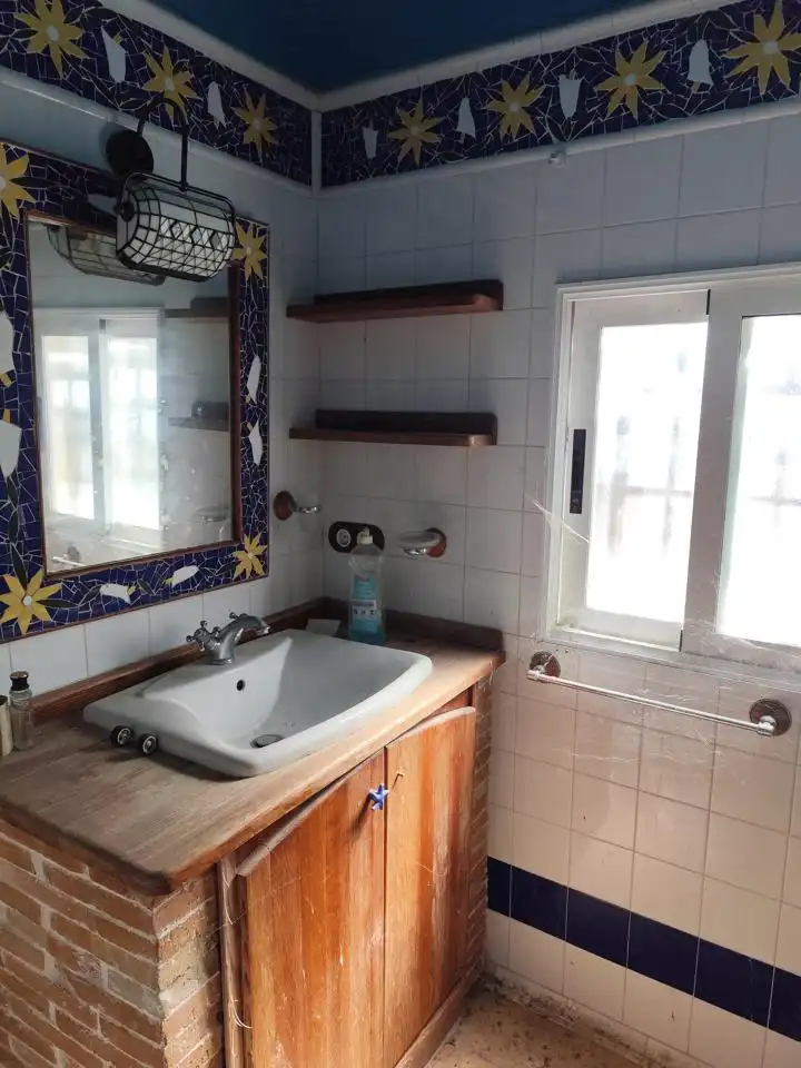 Badezimmer von Fabrikhallen zur Miete in Castalla
