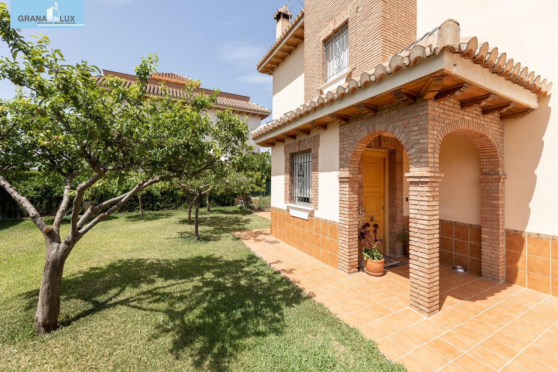 Exterior view of House or chalet for sale in Huétor Vega  with Air Conditioner, Heating and Private garden