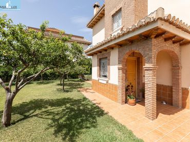 Chalet con piscina en venta en Avenida suecia