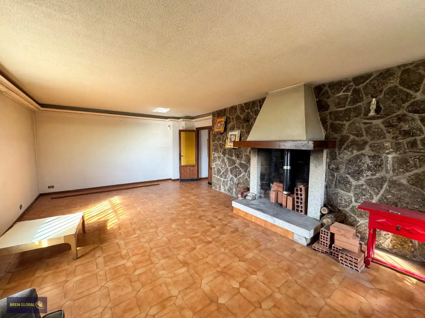 Sala d'estar de Casa o xalet en venda en Valdemanco amb Jardí privat, Terrassa i Traster