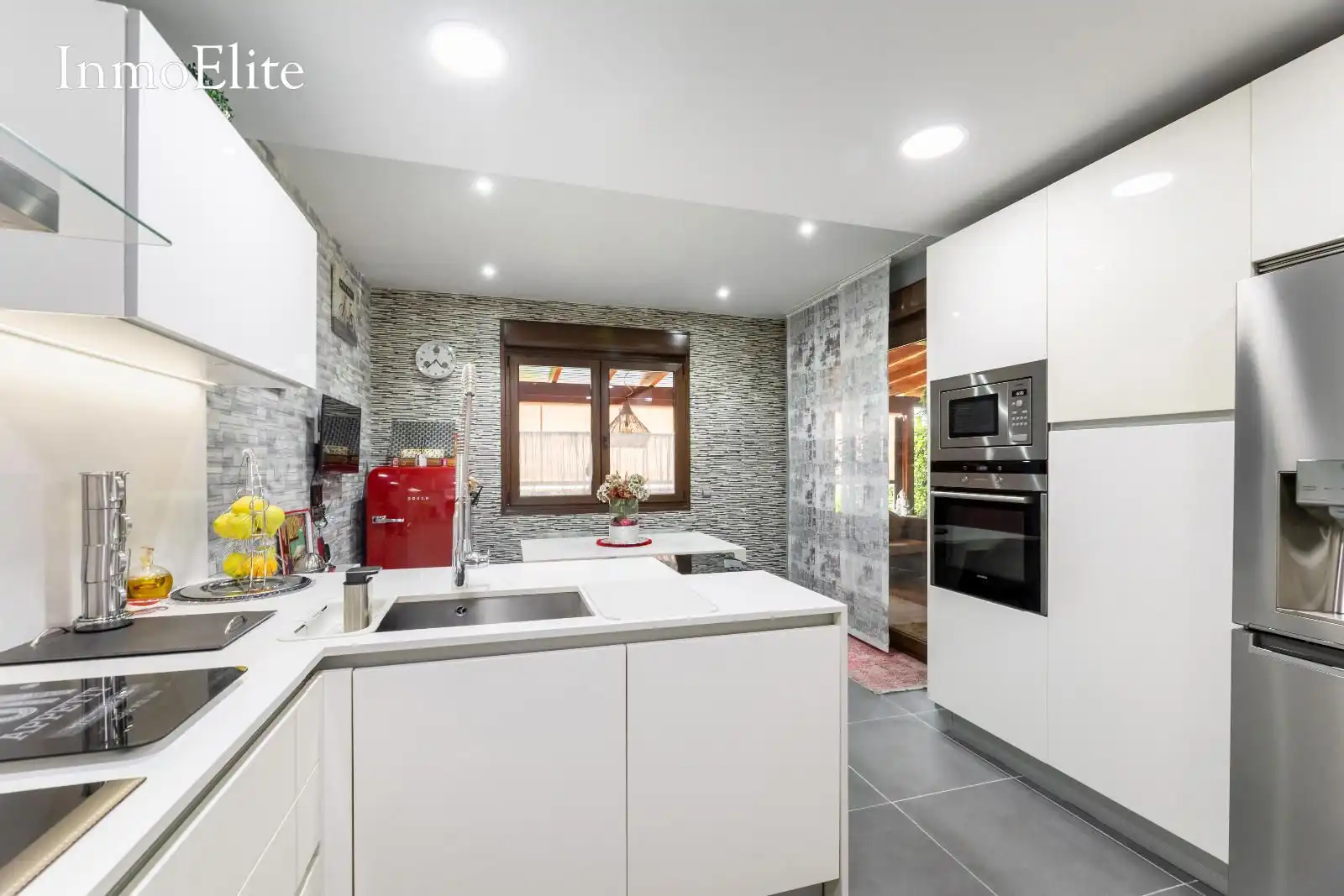 Kitchen of Detached homes for sale in Majadahonda  with Air Conditioner, Heating and Private garden