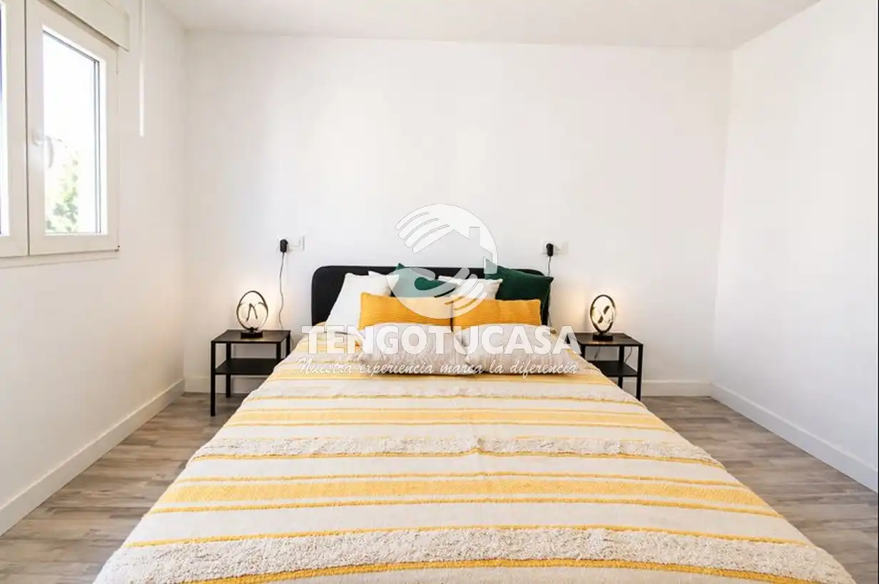 Bedroom of Flat for rent in Madrid  with Air Conditioner, Heating and Furnished