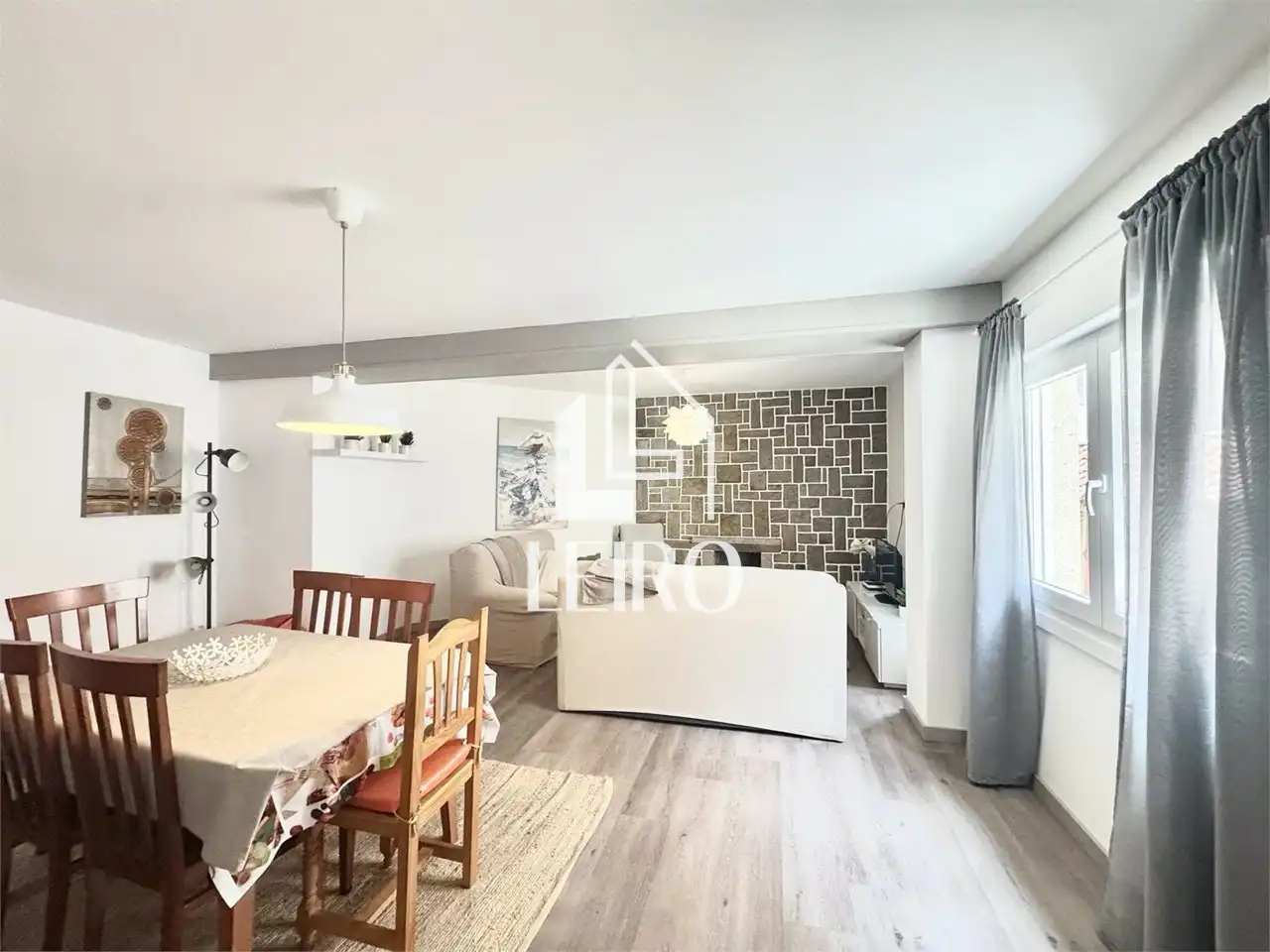 Sala d'estar de Casa o xalet en venda en Sanxenxo amb Calefacció, Terrassa i Traster