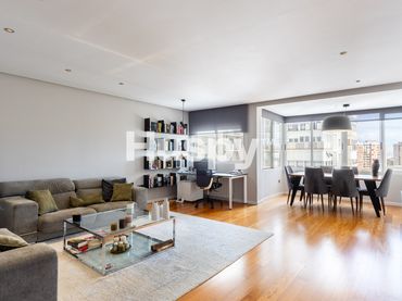 Flat with lift for sale in Carrer de Ramón Gordillo
