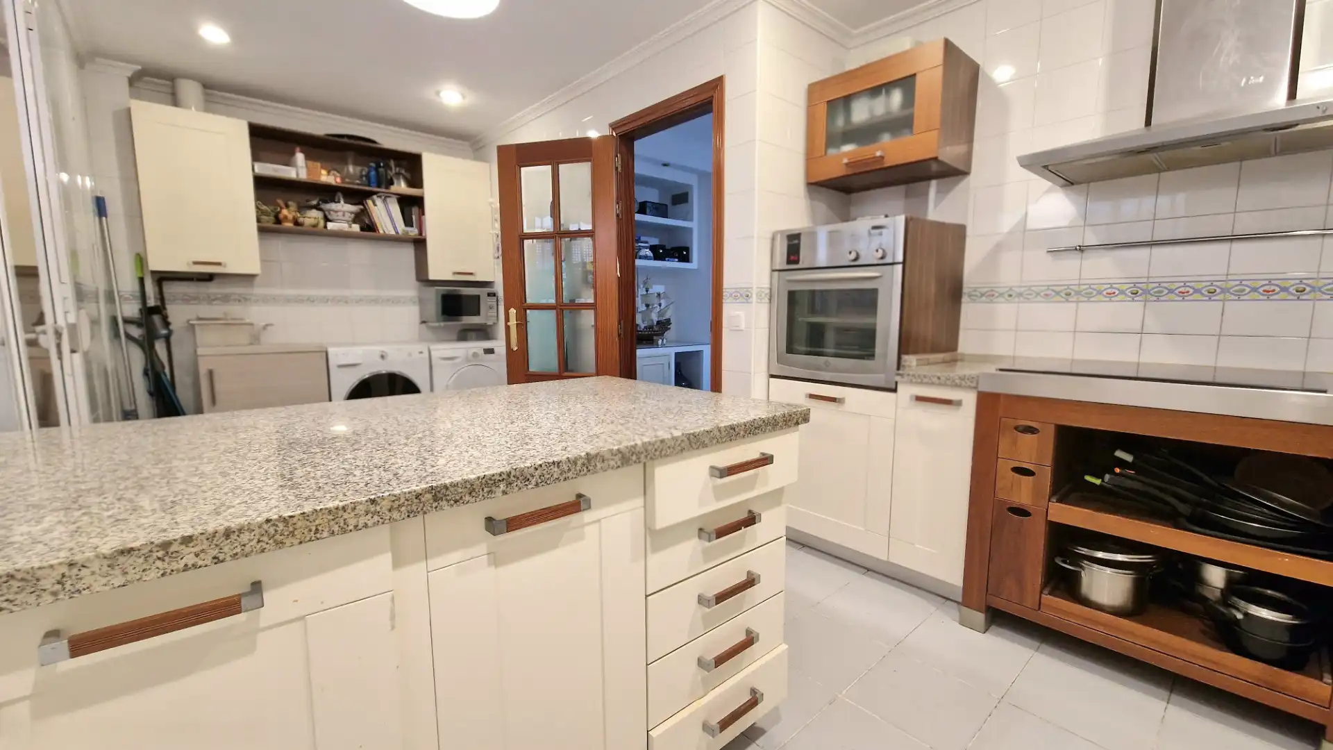 Cocina de Casa adosada en venta en Mairena del Aljarafe con Aire acondicionado