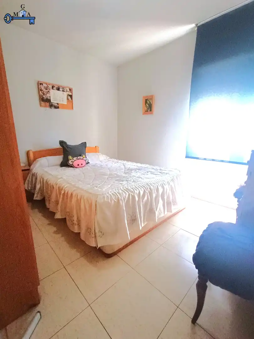 Dormitori de Casa adosada en venda en El Viso de San Juan amb Jardí privat, Terrassa i Traster