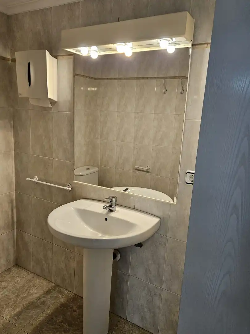 Badezimmer von Büro zur Miete in Alicante / Alacant mit Klimaanlage und Heizung