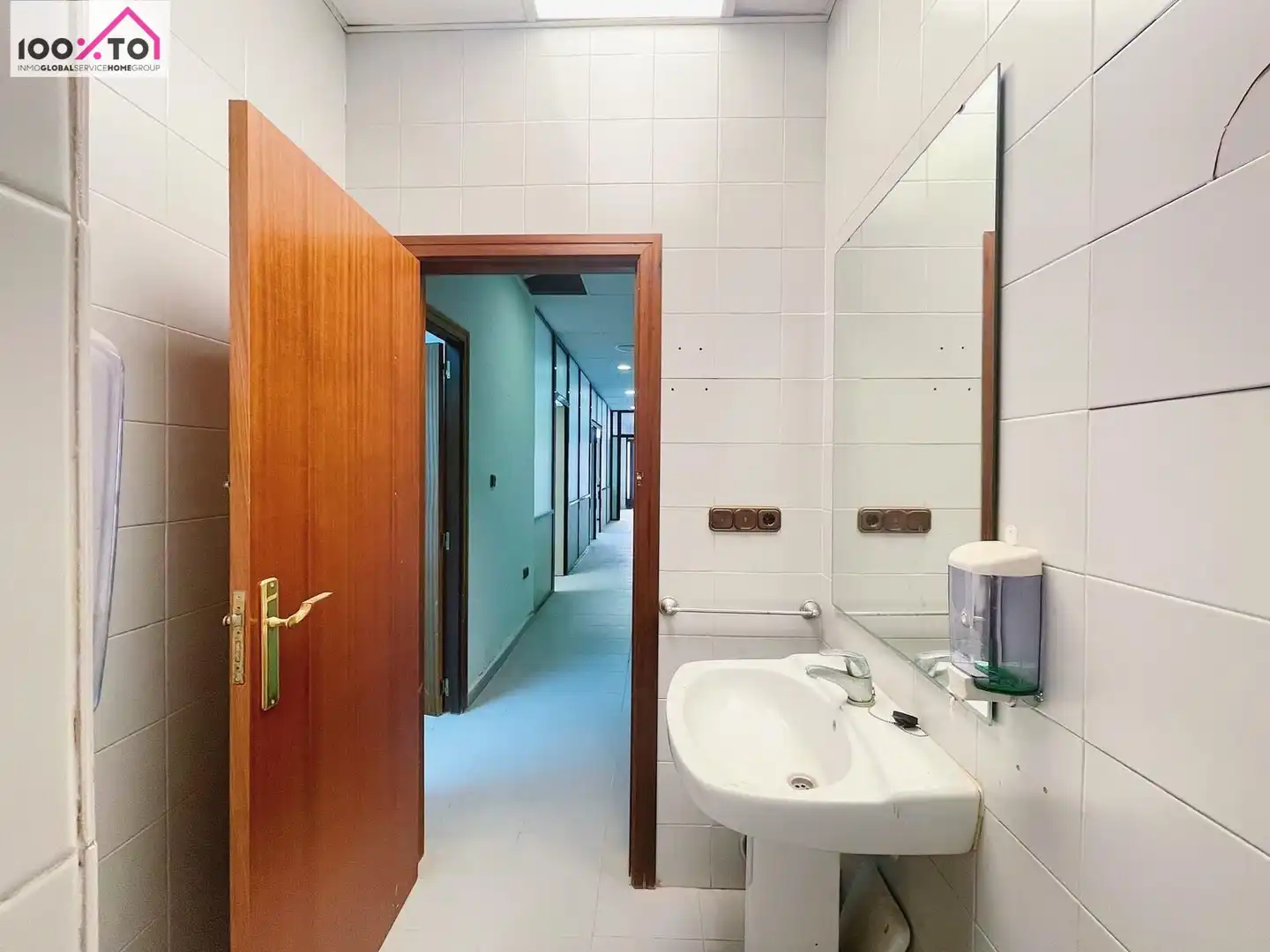 Baño de Local en venta en Valencia