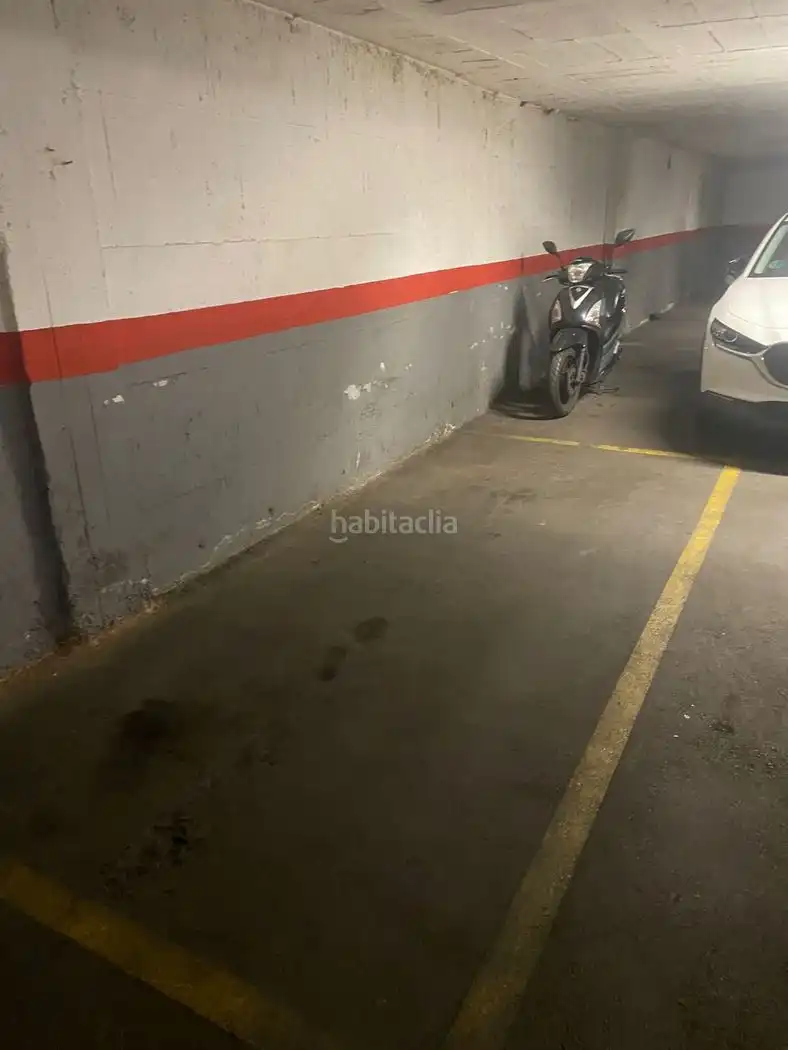 Einzelparkplatz zum Verkauf in Carrer del Rector Triadó 88