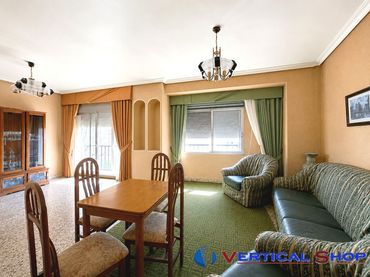 Piso con balcón en venta en Caudete