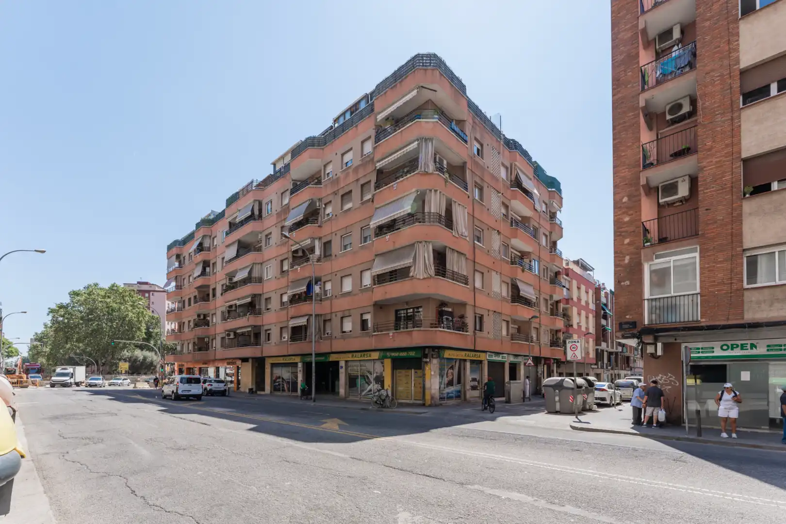 Vista exterior de Piso en venta en Badalona con Parquet y Balcón