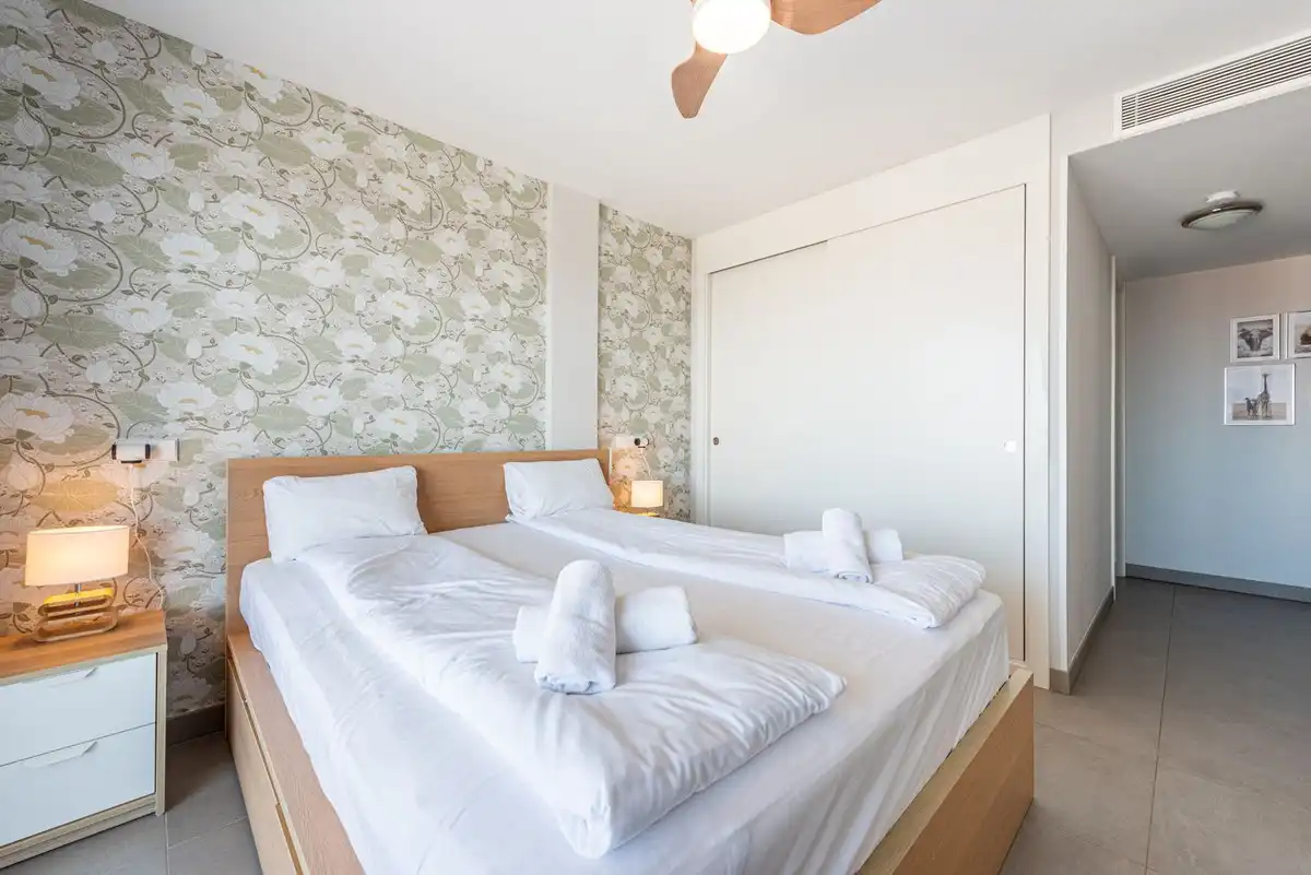 Habitación de Planta baja en venta en Fuengirola con Aire acondicionado, Calefacción y Terraza