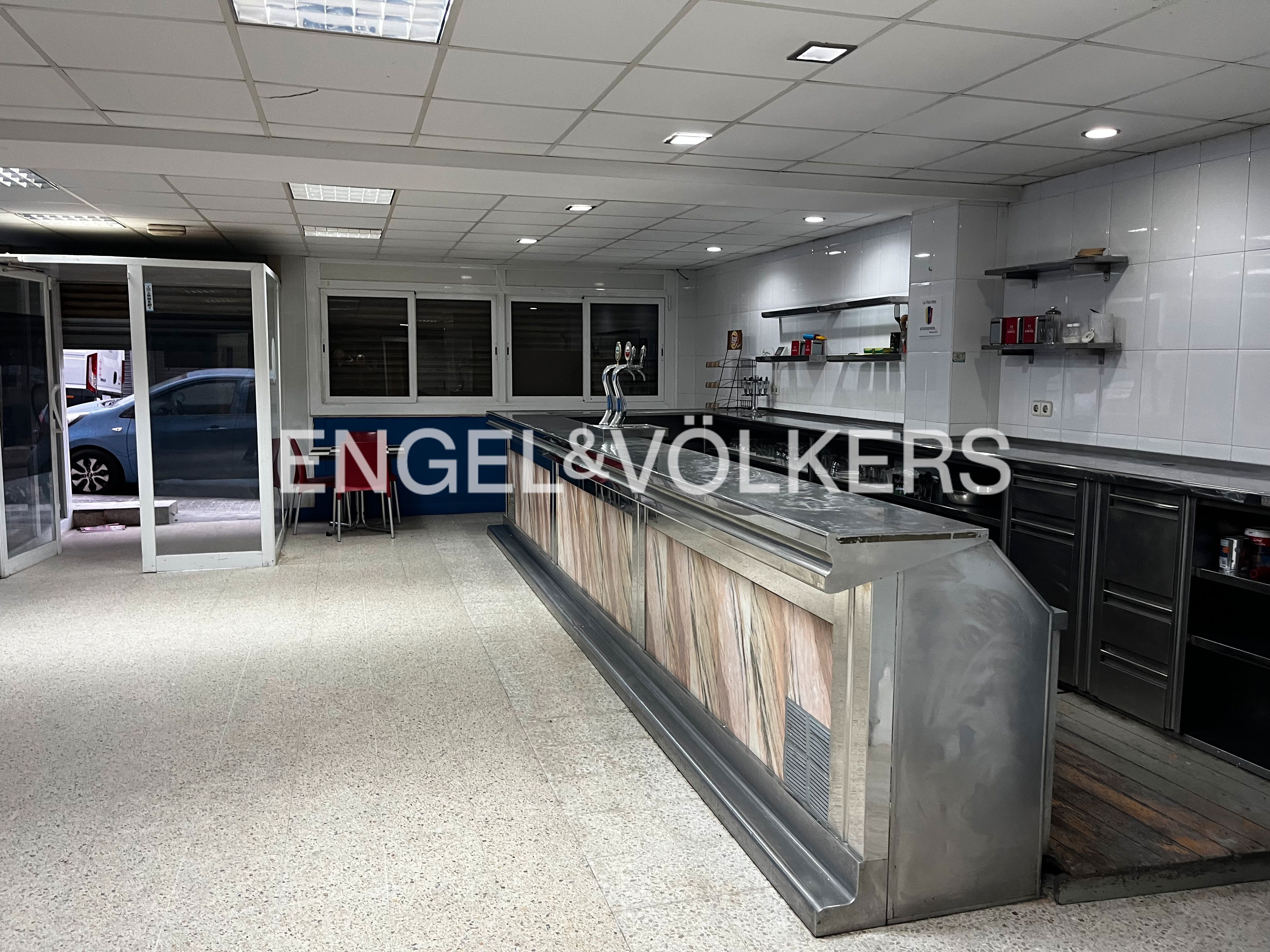 Kitchen of Premises for sale in Badalona