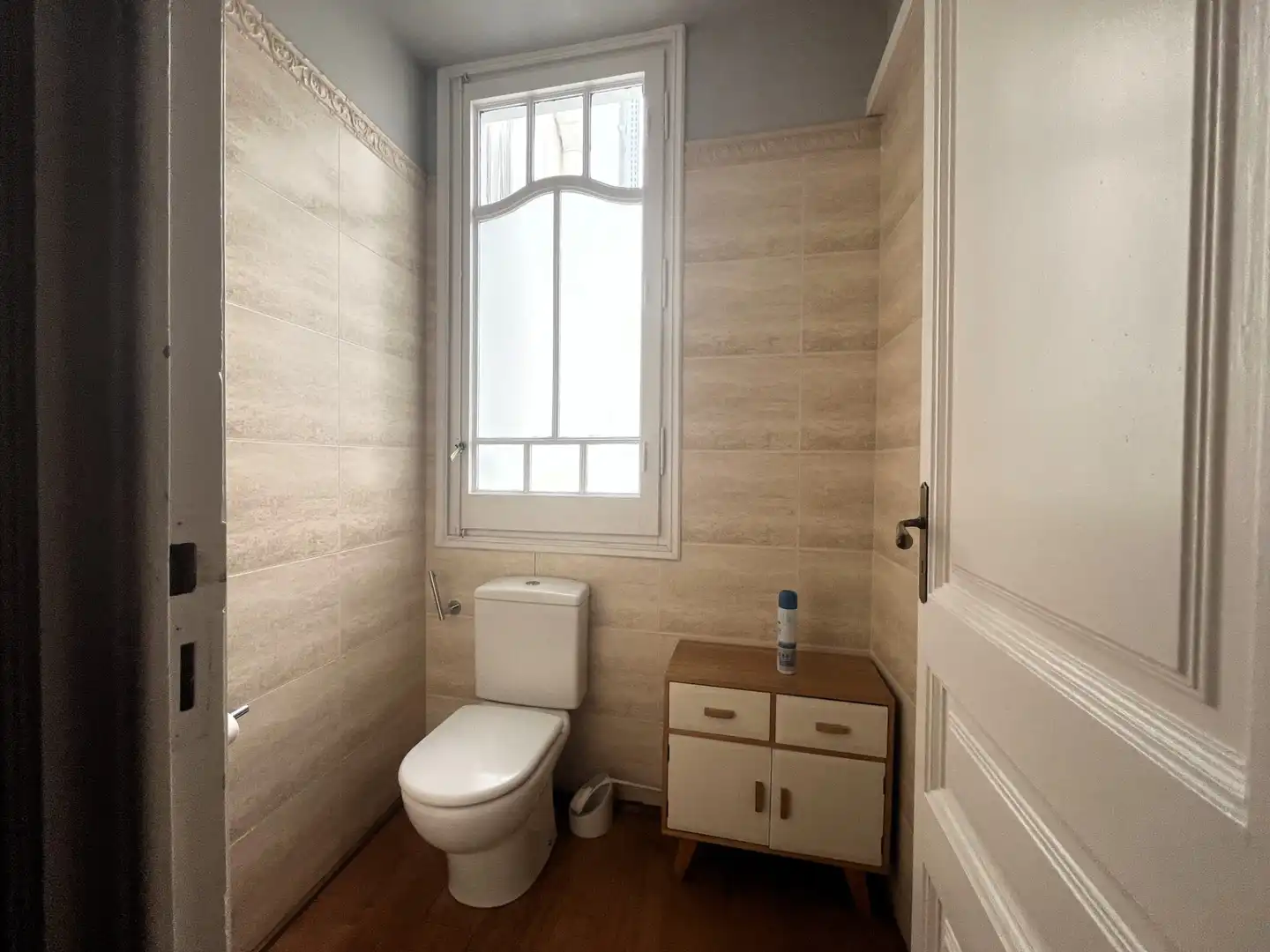 Baño de Oficina de alquiler en Barcelona con Aire acondicionado, Calefacción y Amueblado
