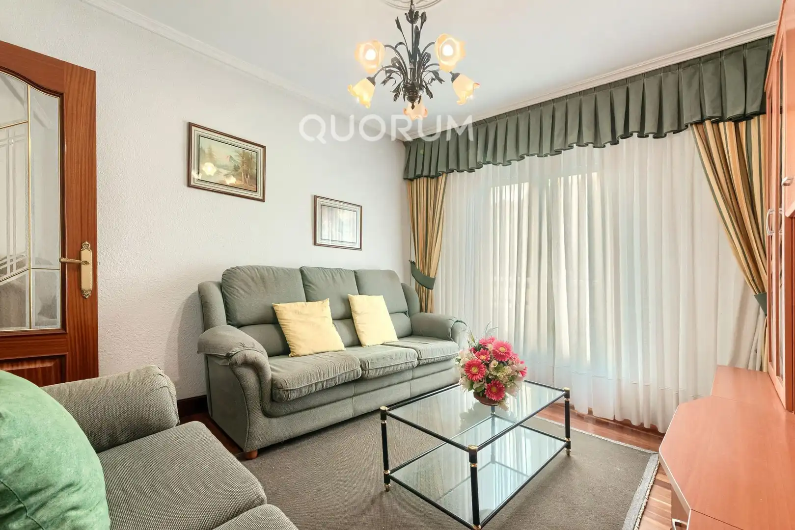 Sala de estar de Piso en venta en Arrigorriaga con Calefacción, Amueblado y Balcón