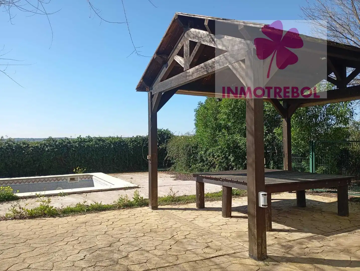 Terrassa de Casa o xalet en venda en Carrión de los Céspedes amb Jardí privat, Parquet i Piscina