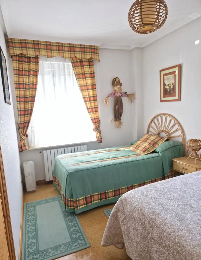 Dormitori de Casa o xalet en venda en Pomar de Valdivia amb Calefacció, Jardí privat i Terrassa