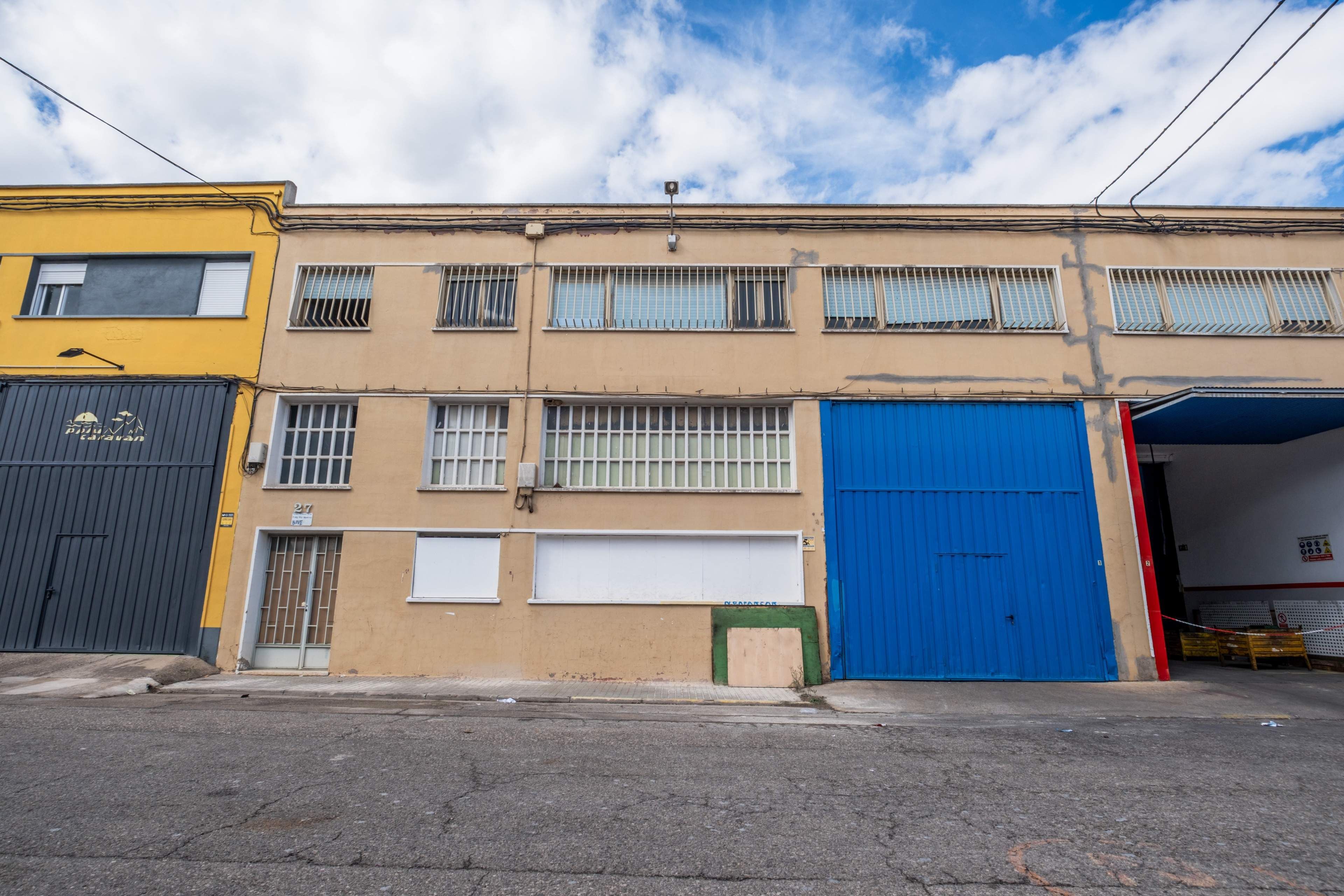 Vista exterior de Nave industrial en venta en Cuarte de Huerva