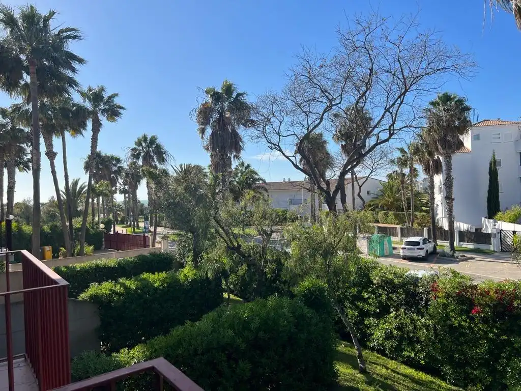 Vista exterior de Apartamento de alquiler en Rota con Jardín privado, Terraza y Amueblado