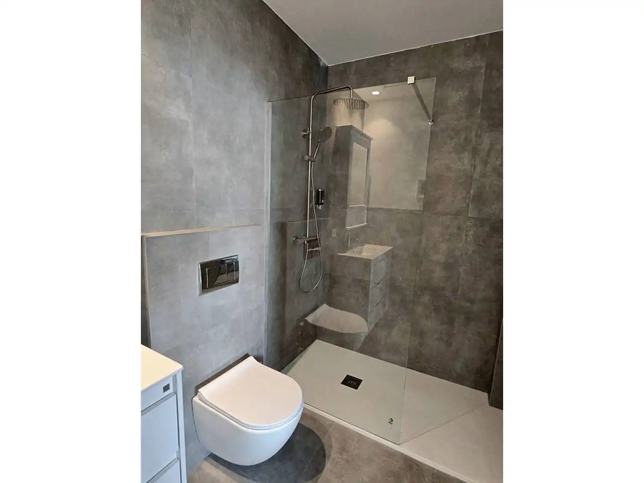 Badezimmer von Wohnung zur Miete in Valencia mit Klimaanlage, Heizung und Möbliert