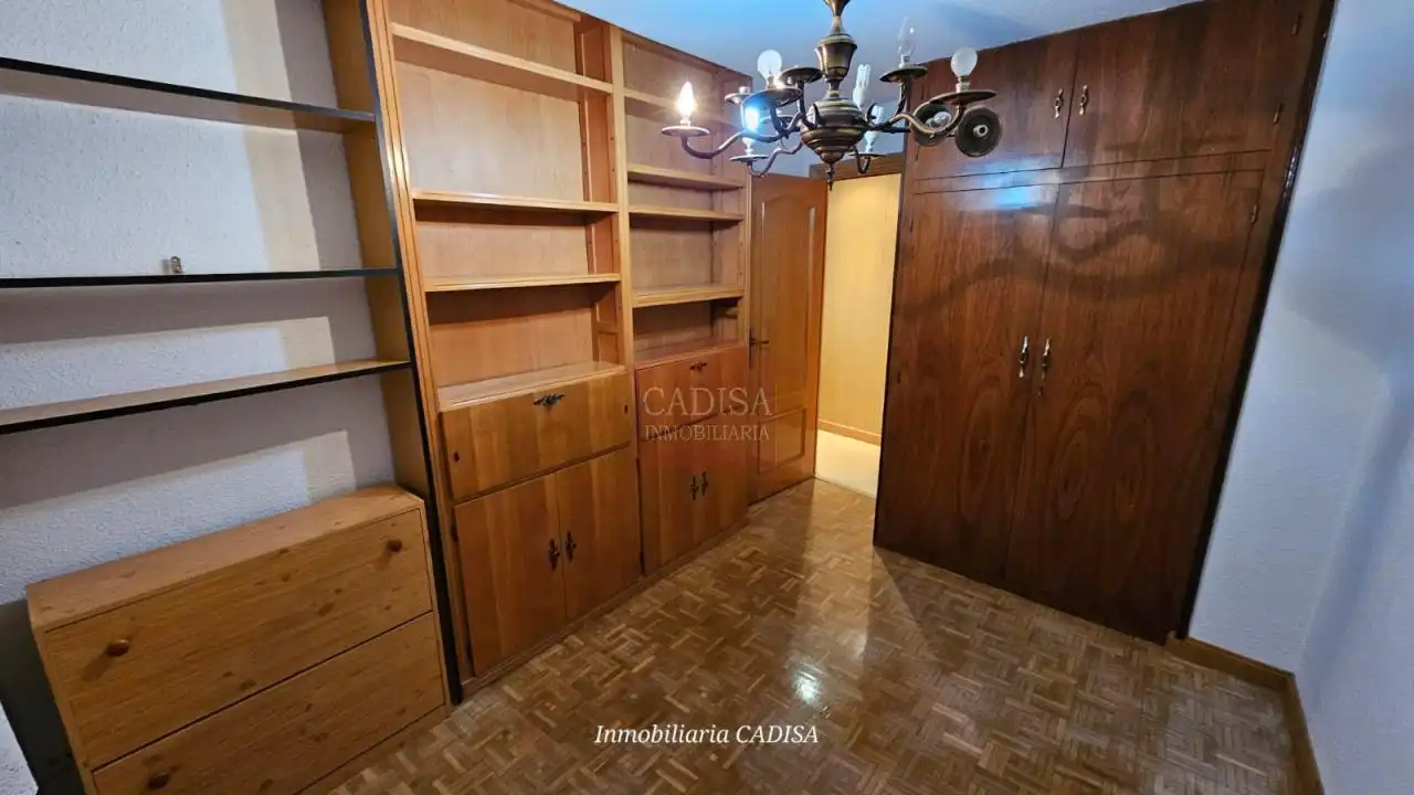Bedroom of Flat for rent in Salamanca  with Air Conditioner, Heating and Furnished