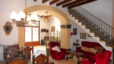 ESPECTACULAR CASA MALLORQUINA CON JARDÍN Y GARAJE EN EL CENTRO DE LA ISLA DE MALLORCA