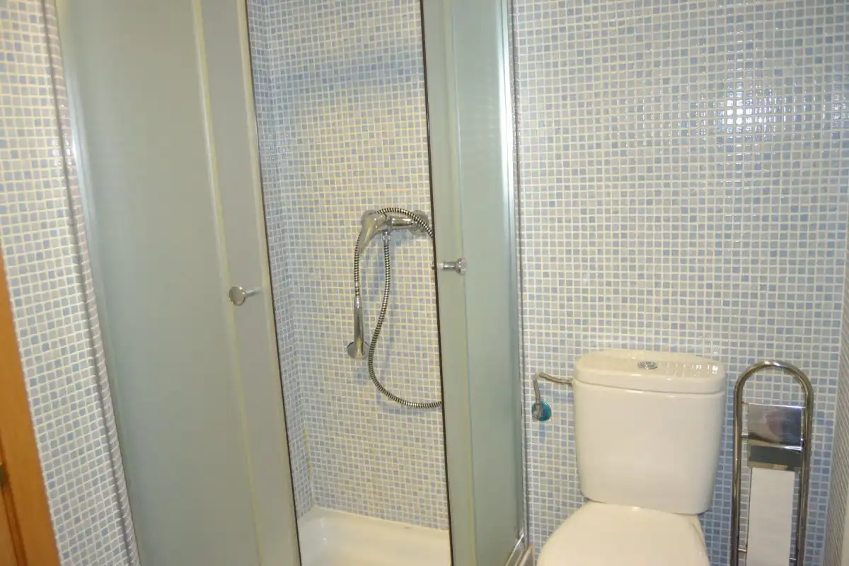 Bathroom of Flat for sale in Béjar  with Heating, Parquet flooring and Furnished