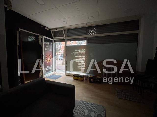Local comercial en Venta en La Verneda i la Pau