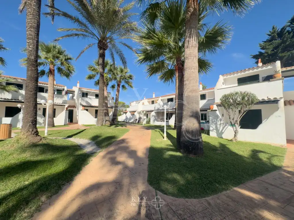 Vista exterior de Apartament en venda en Ciutadella de Menorca amb Aire condicionat, Jardí privat i Piscina