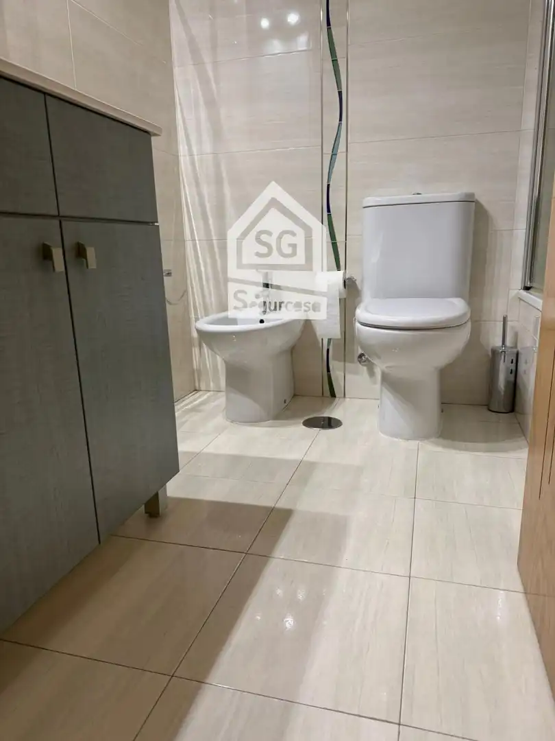 Bathroom of Flat for sale in Ourense Capital   with Heating, Terrace and Storage room